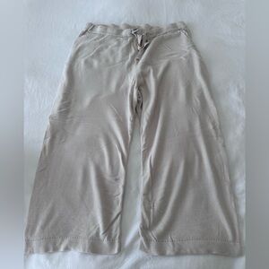 Barefoot dreams cozy chic cropped sleep pants size L